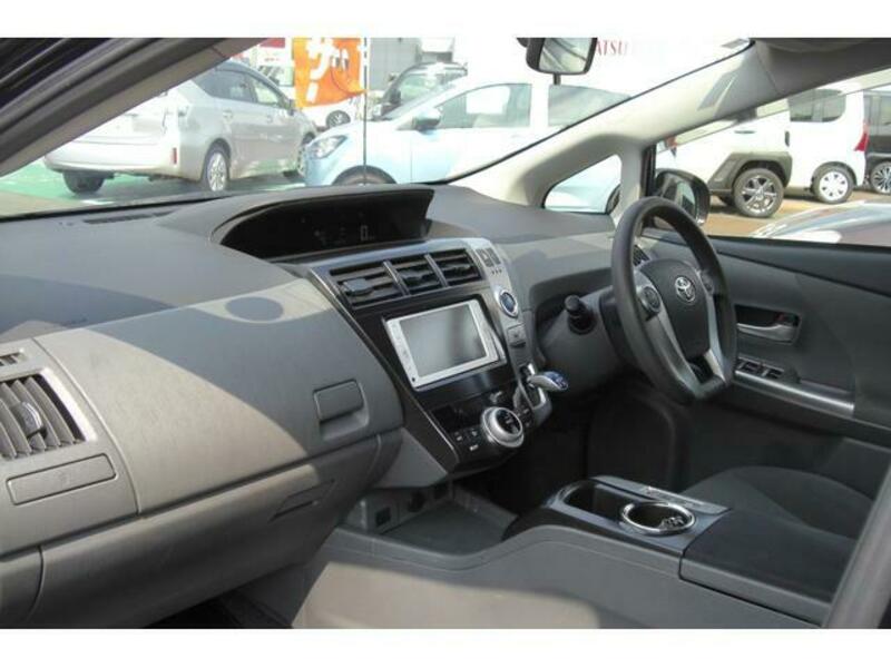 PRIUS ALPHA