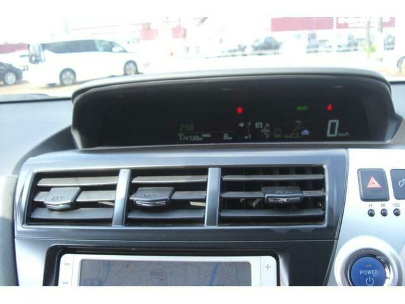 PRIUS ALPHA