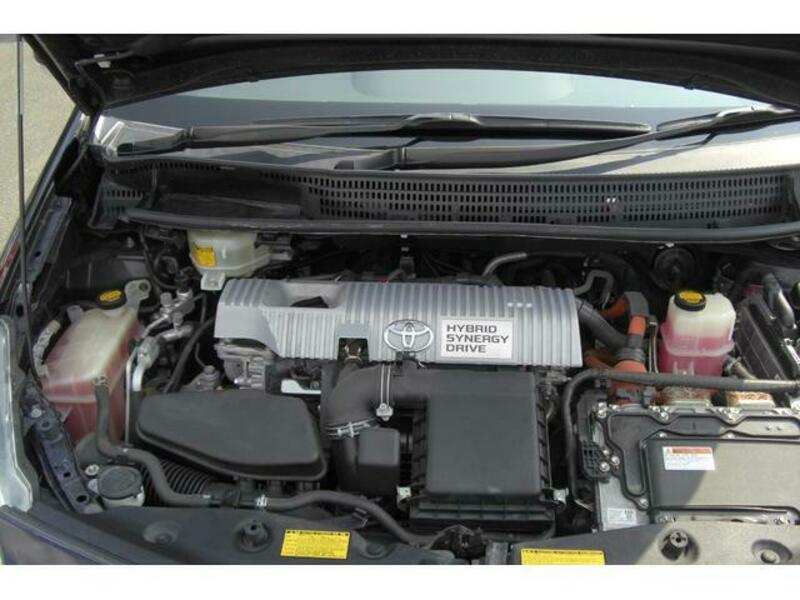 PRIUS ALPHA