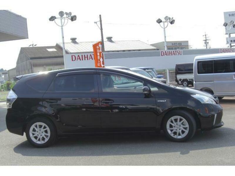 PRIUS ALPHA