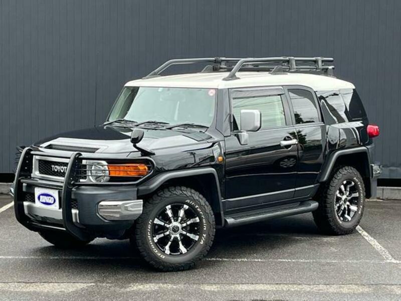 TOYOTA FJ CRUISER