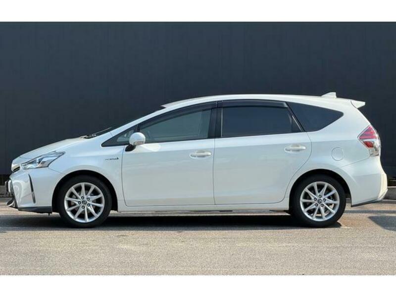 PRIUS ALPHA