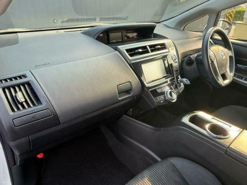 PRIUS ALPHA