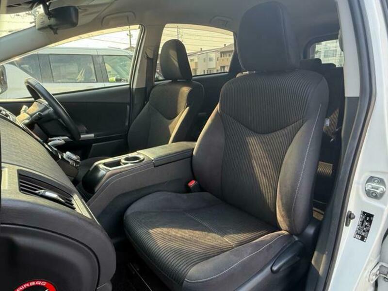 PRIUS ALPHA