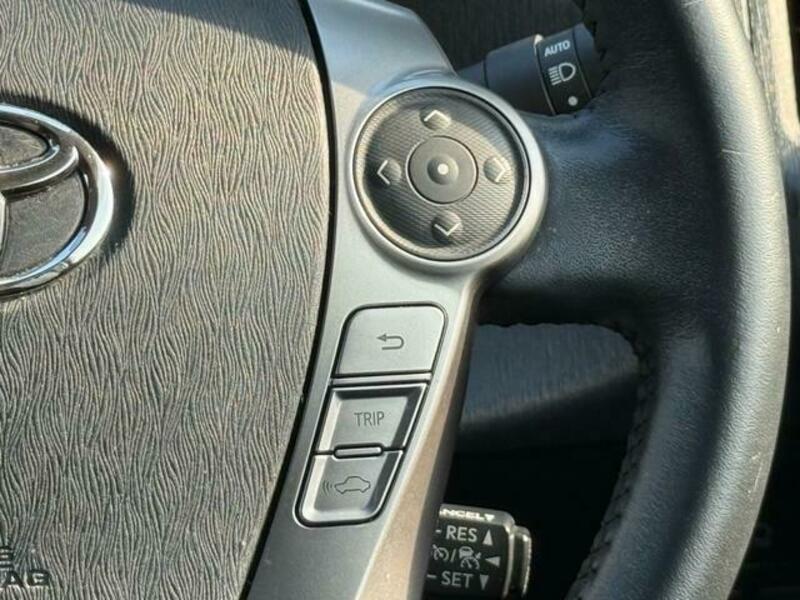 PRIUS ALPHA
