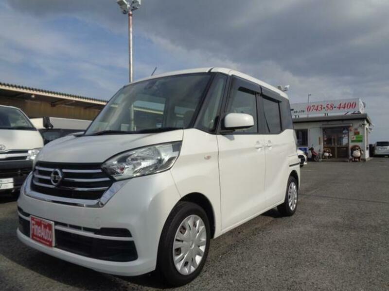 NISSAN DAYZ ROOX