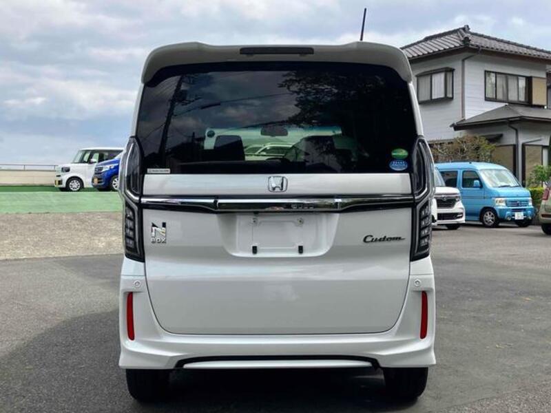 N BOX CUSTOM
