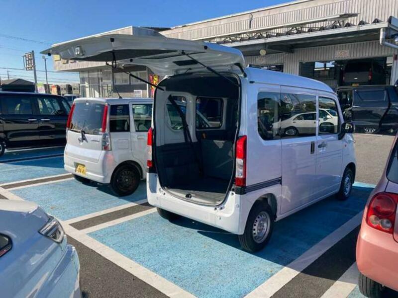 N-VAN