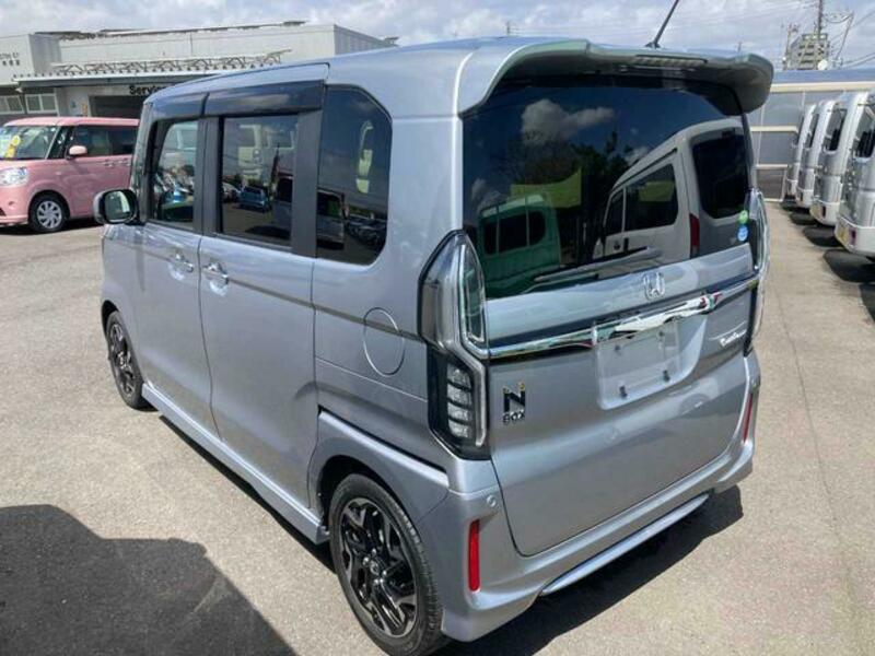 N BOX CUSTOM