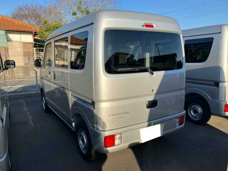MINICAB VAN
