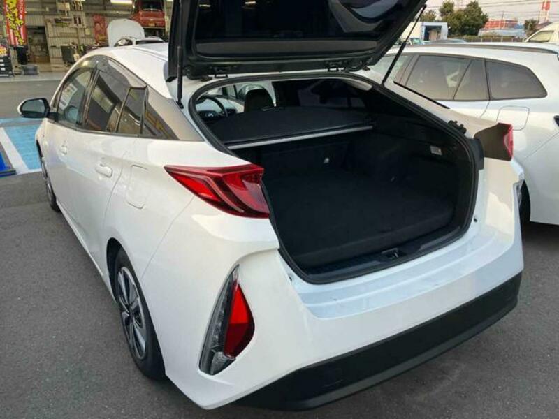 PRIUS PHV