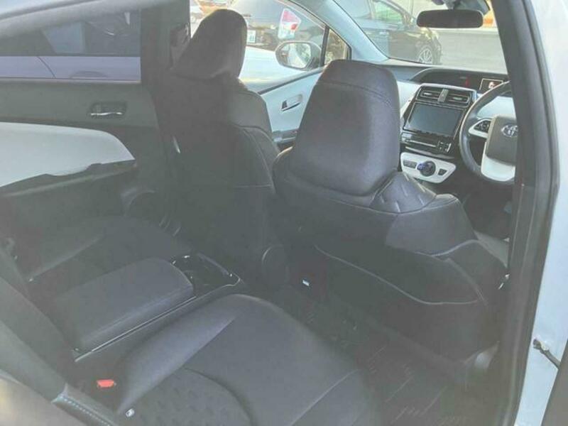 PRIUS PHV