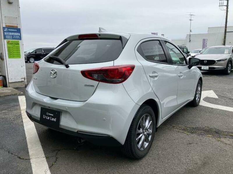 MAZDA2