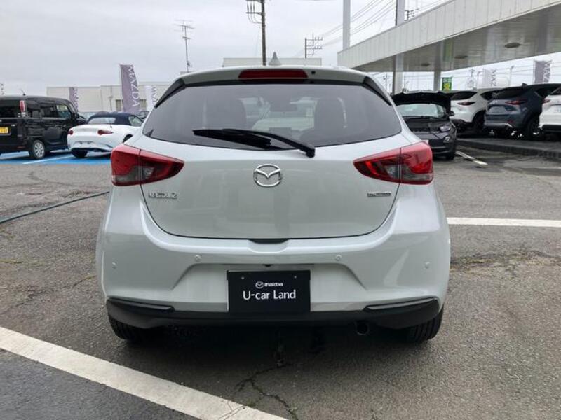 MAZDA2