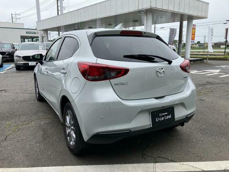 MAZDA2