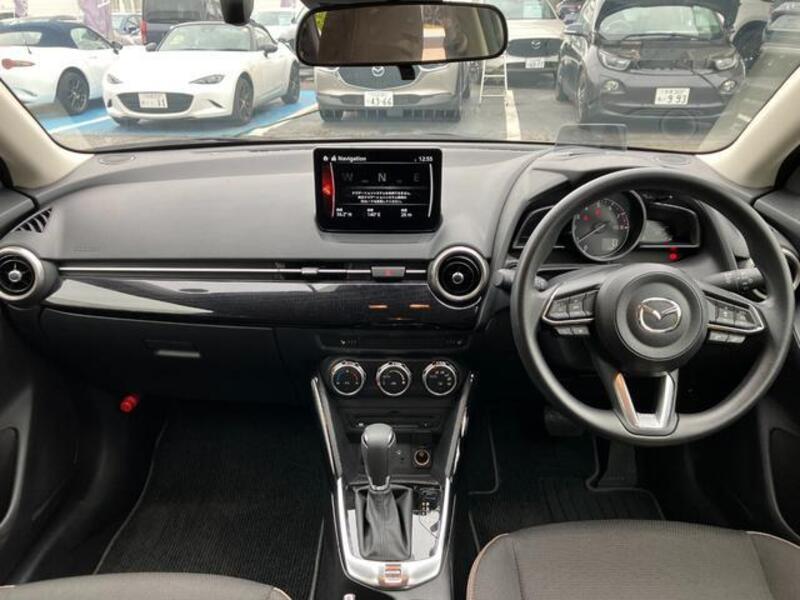 MAZDA2