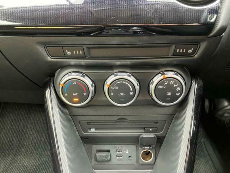 MAZDA2