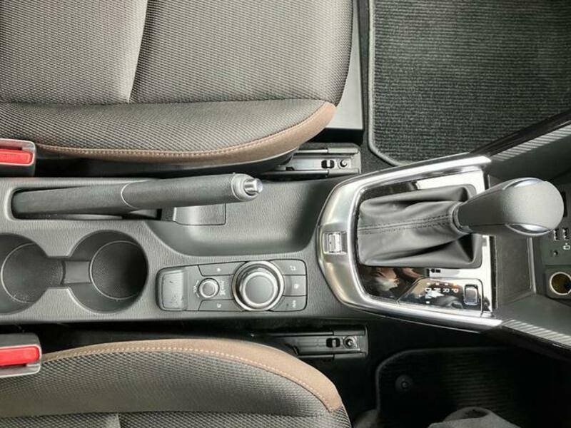 MAZDA2
