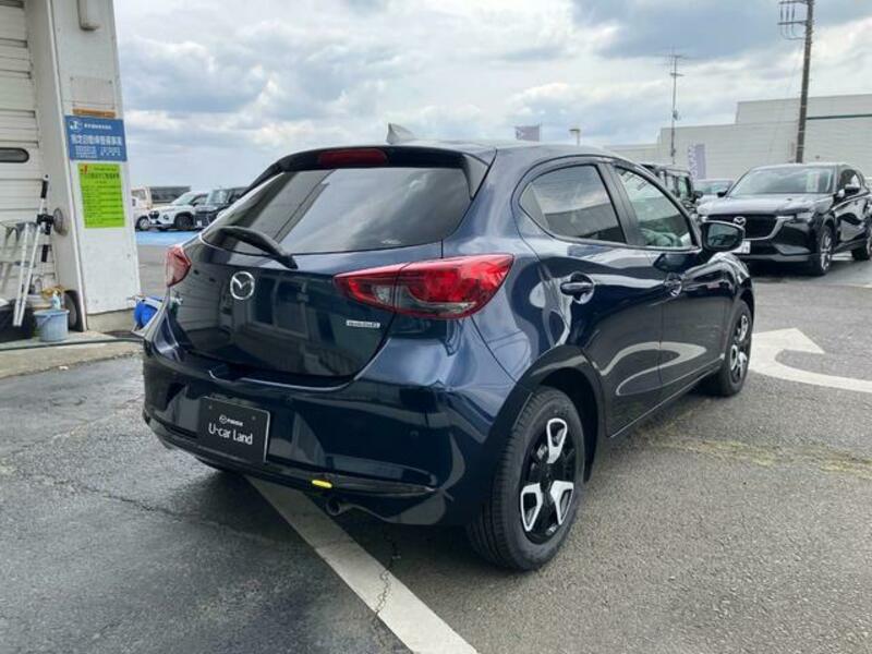 MAZDA2