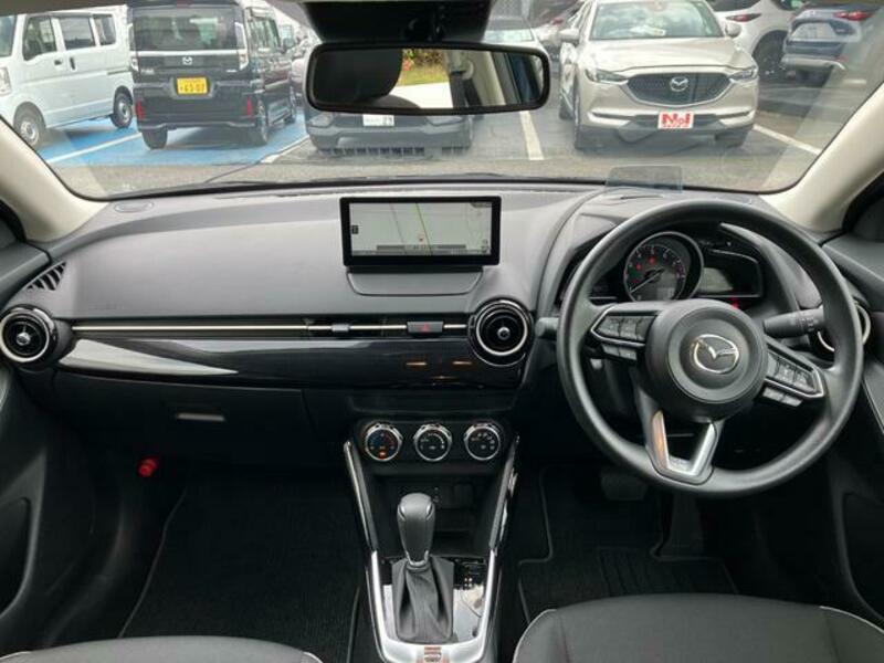 MAZDA2