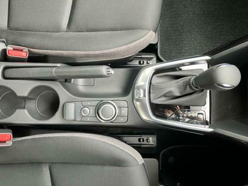 MAZDA2