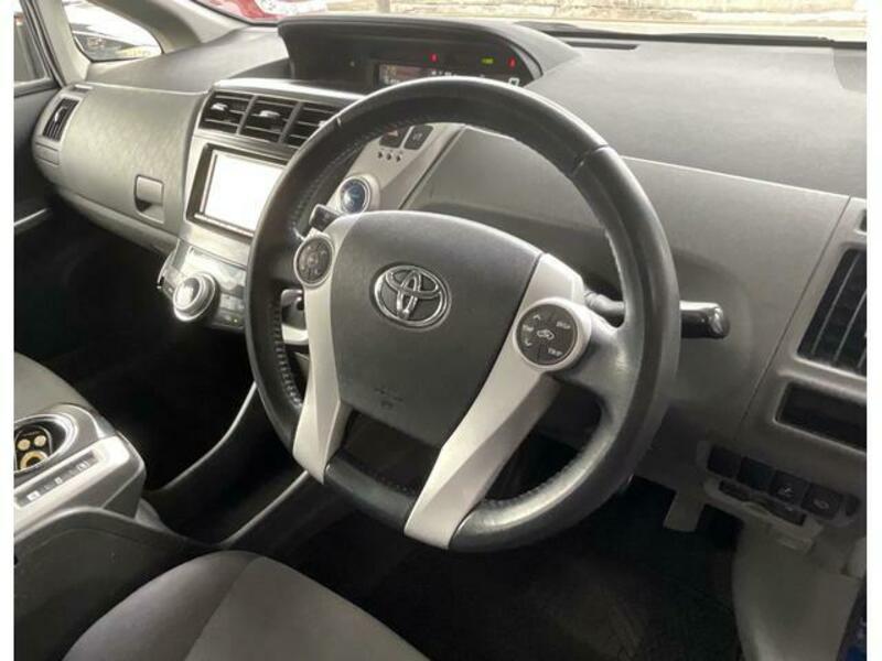 PRIUS ALPHA