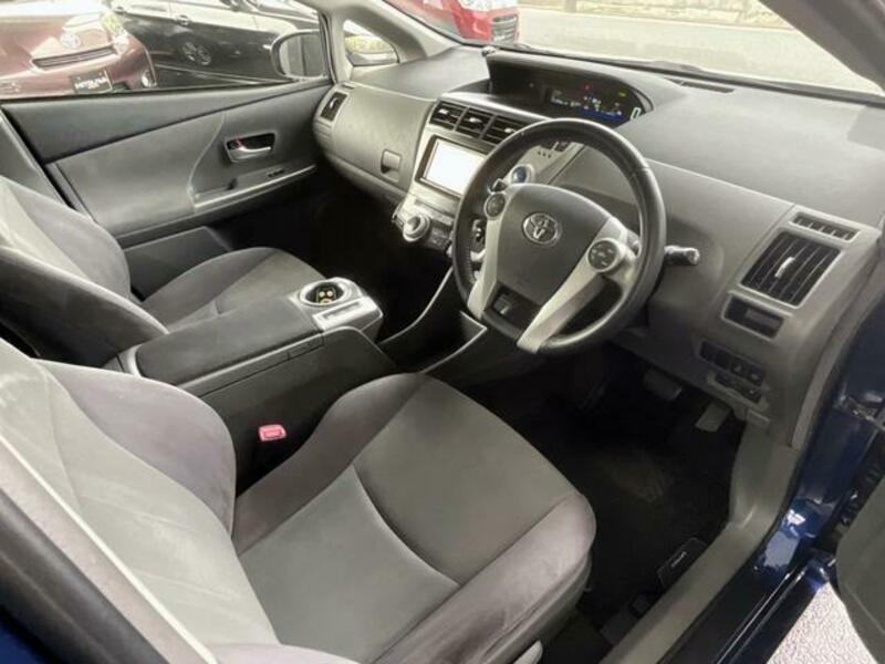 PRIUS ALPHA