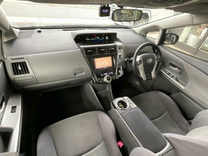 PRIUS ALPHA