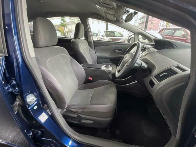 PRIUS ALPHA