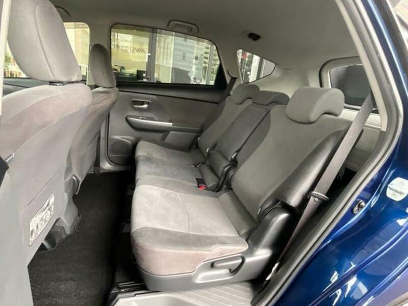 PRIUS ALPHA