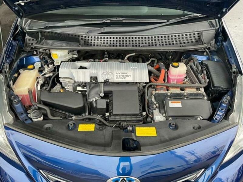 PRIUS ALPHA