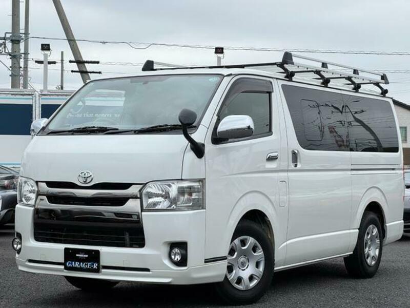 TOYOTA HIACE VAN