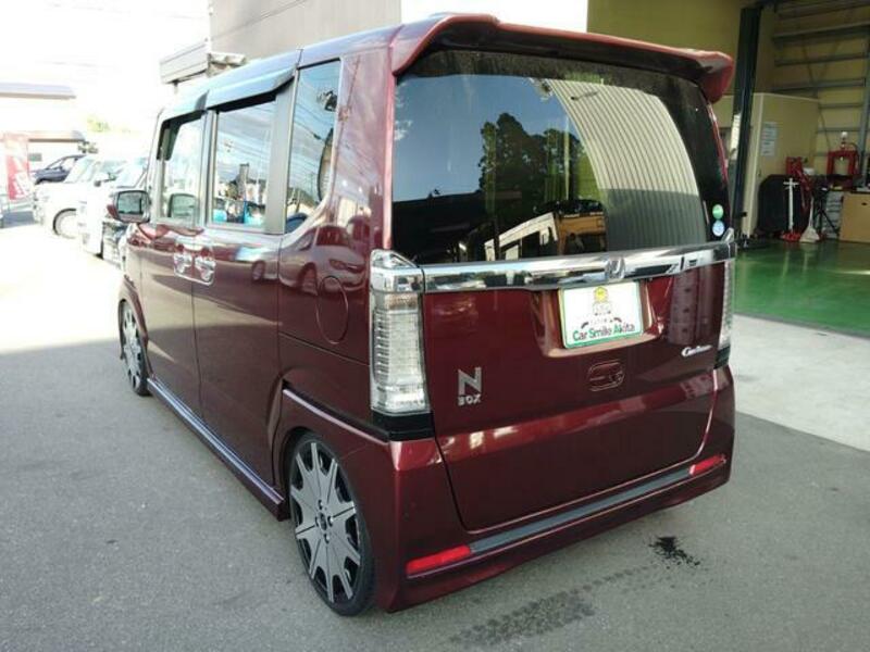 N BOX CUSTOM