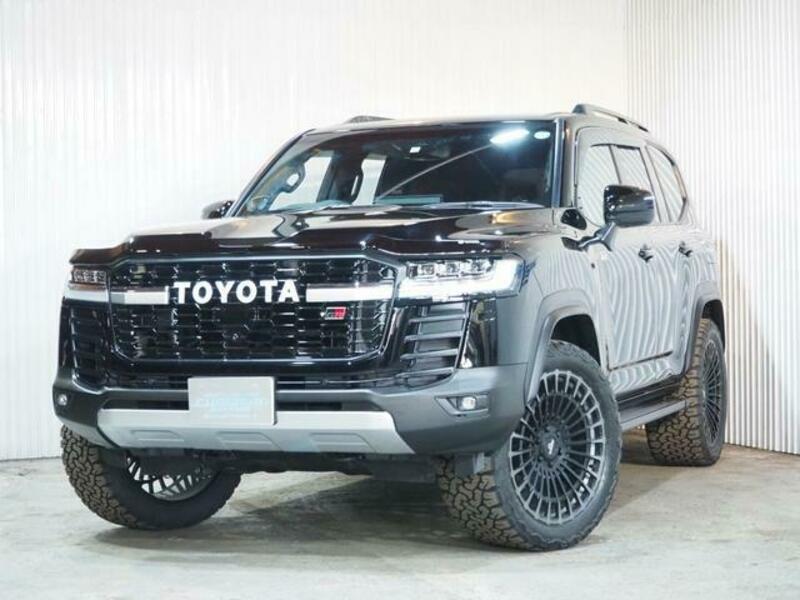 LAND CRUISER