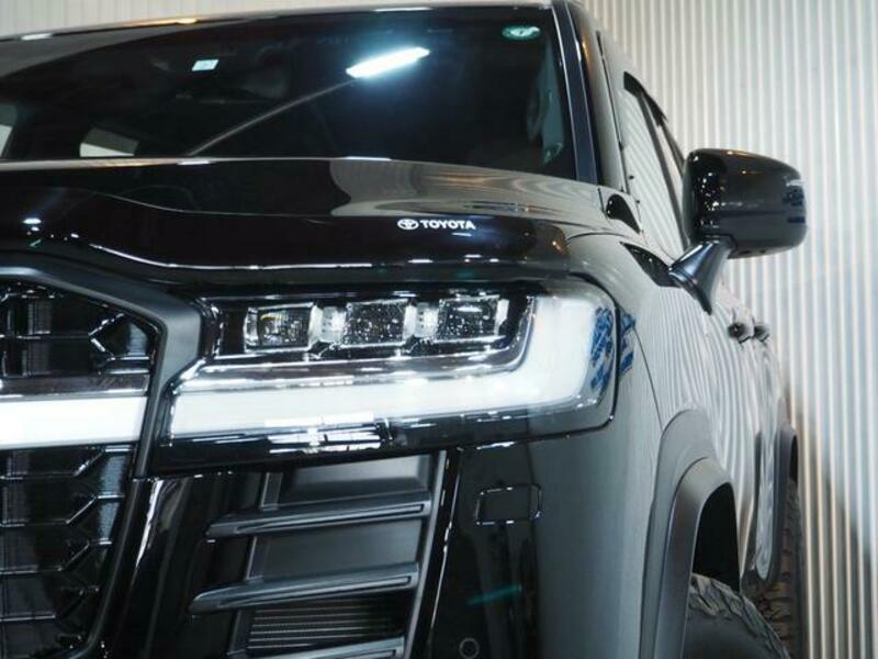 LAND CRUISER