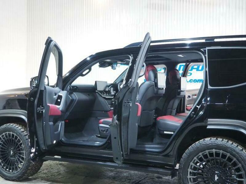 LAND CRUISER