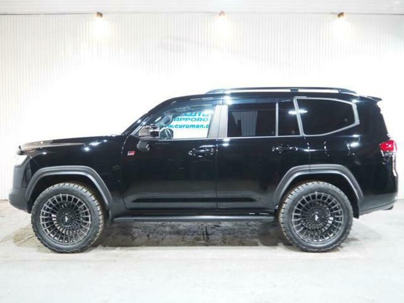 LAND CRUISER