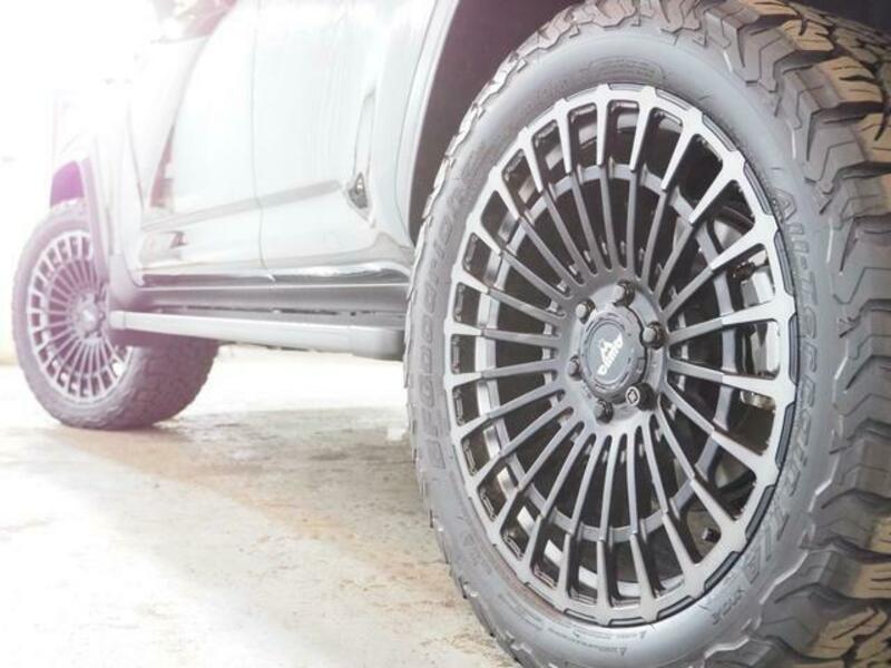 LAND CRUISER