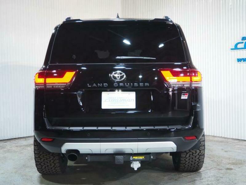 LAND CRUISER