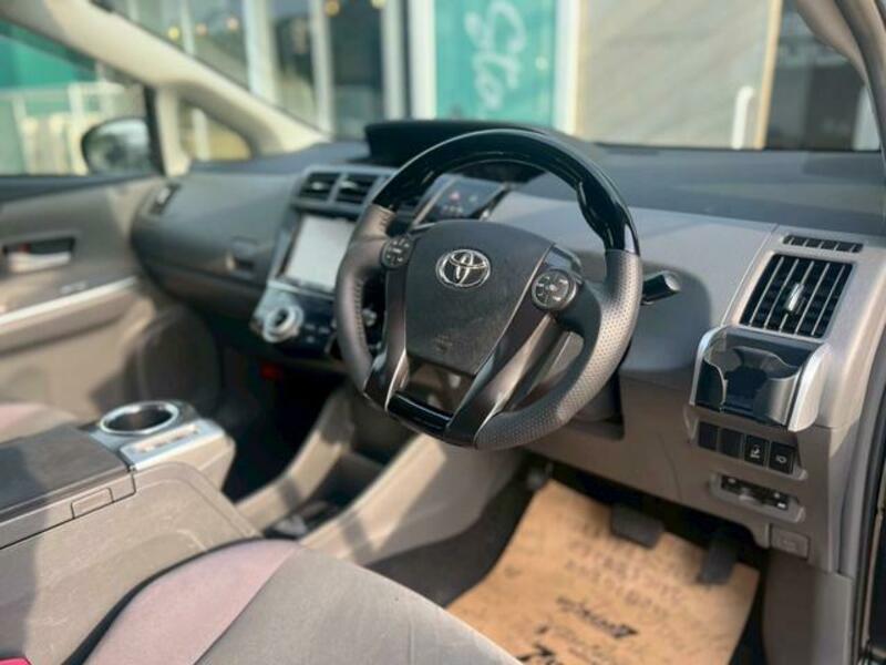 PRIUS ALPHA