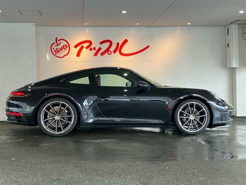 911