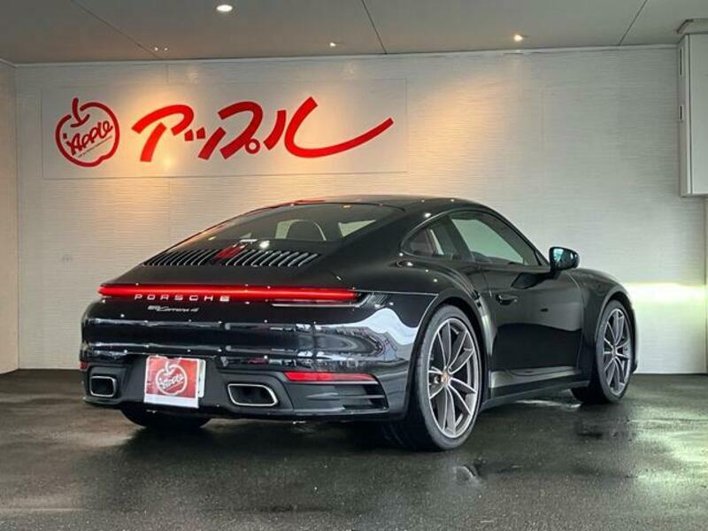 911
