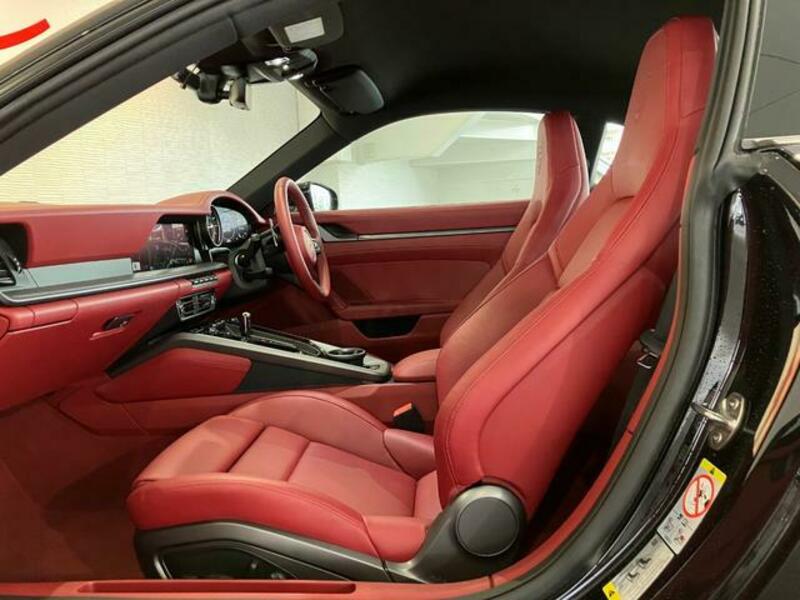 911