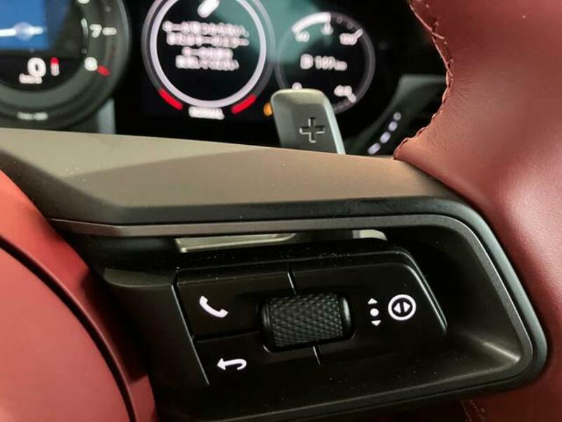911