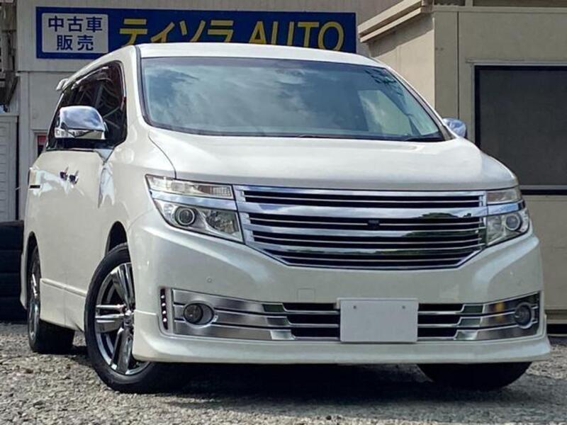 NISSAN ELGRAND