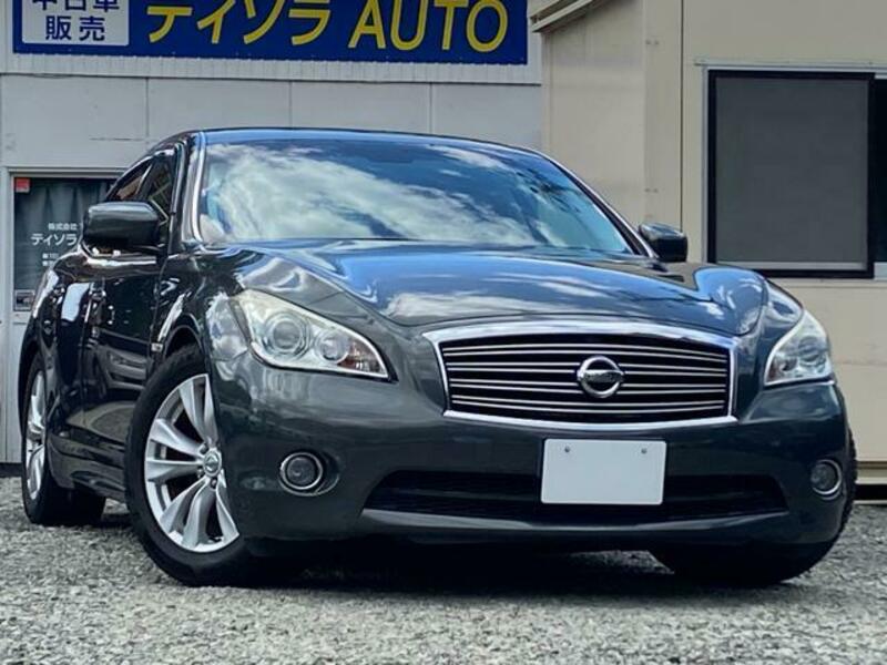 NISSAN FUGA