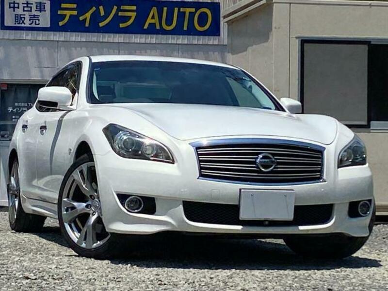 NISSAN FUGA