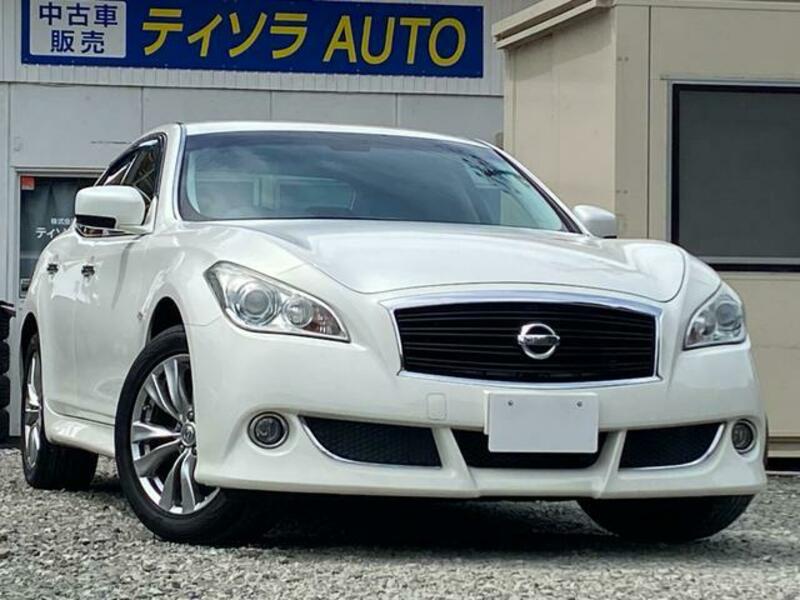 NISSAN FUGA