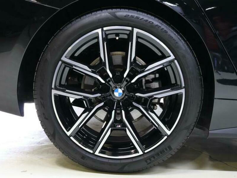 4 SERIES