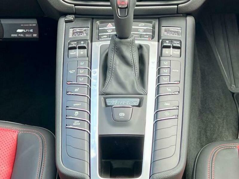 MACAN